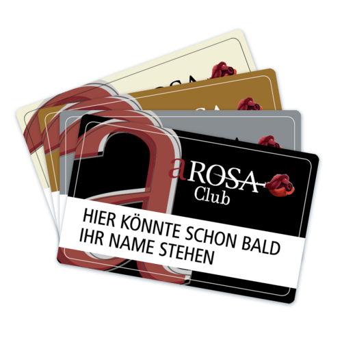 Vier Karten des A-ROSA Kundenclubs in verschiedenen Farben, die jeweils unterschiedliche Mitgliedschaftsstufen repräsentieren.